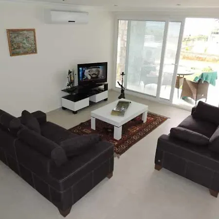 Vilă Orka Garden Luxury Studio